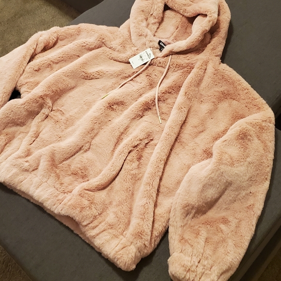 NWT Express Cozy Faux Fur Hoodie in Dusty Pink - Picture 4 of 6